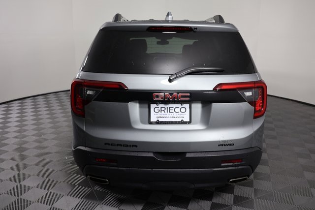 Used 2023 GMC Acadia SLT w/ Elevation Edition image 7