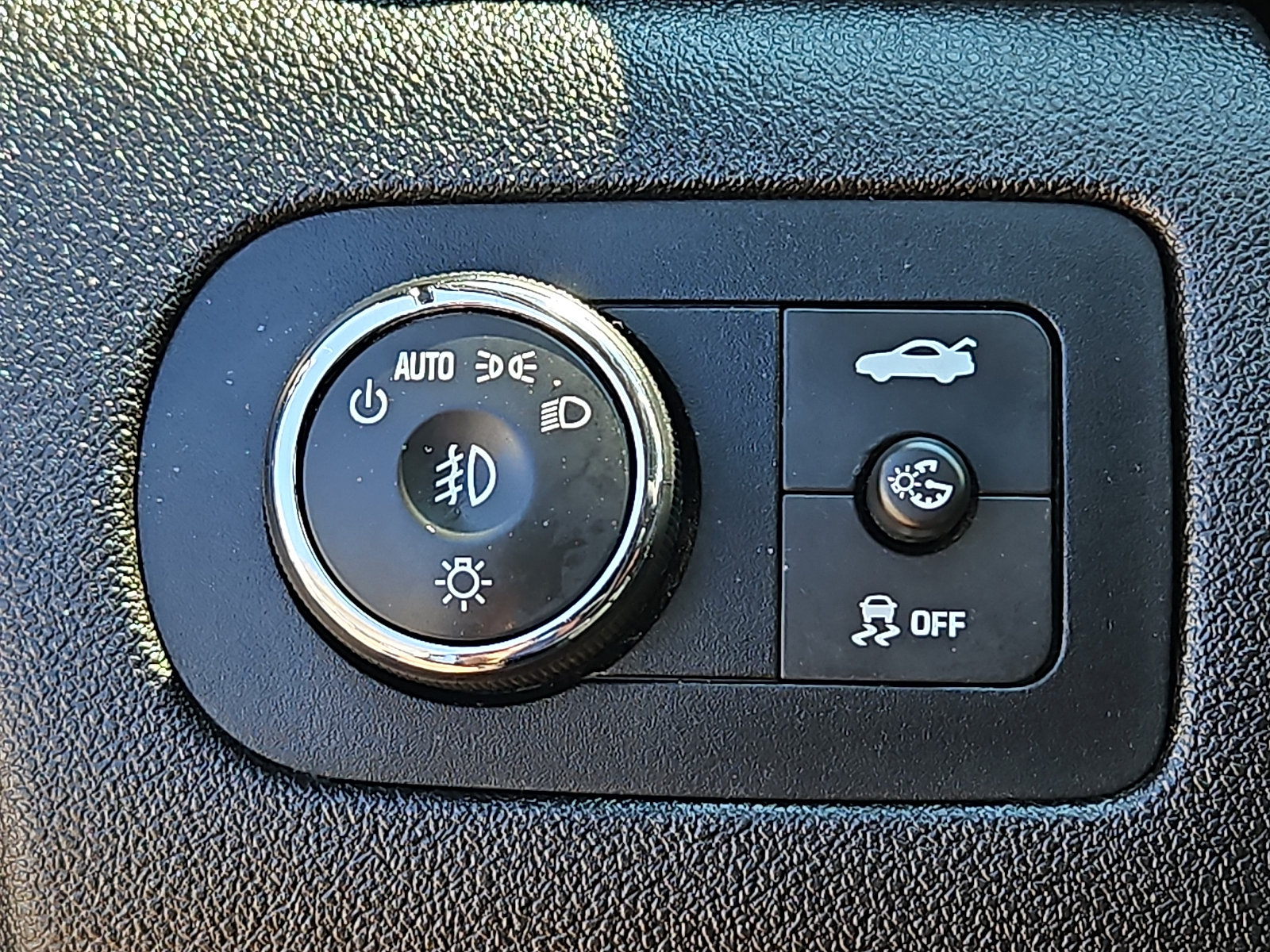 Used 2012 Chevrolet Impala LTZ FWD image 22