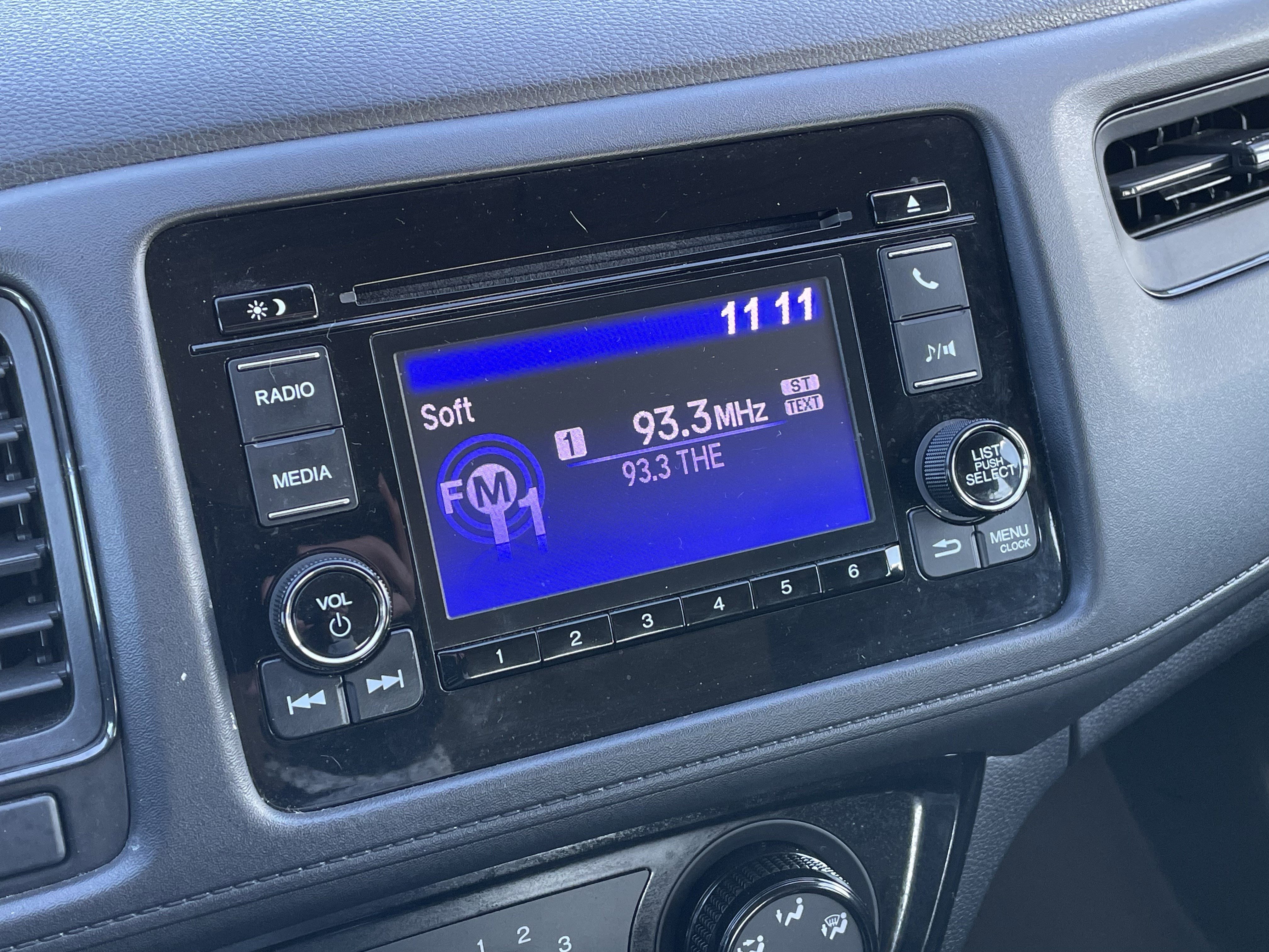 Used 2021 Honda HR-V LX image 23