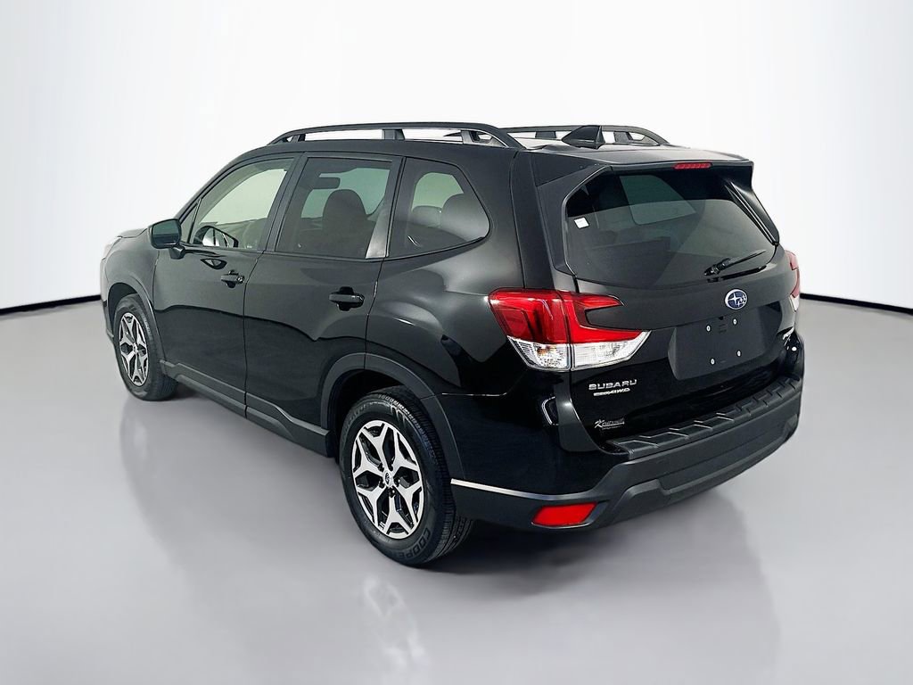 Used 2023 Subaru Forester Premium AWD/4WD image 5