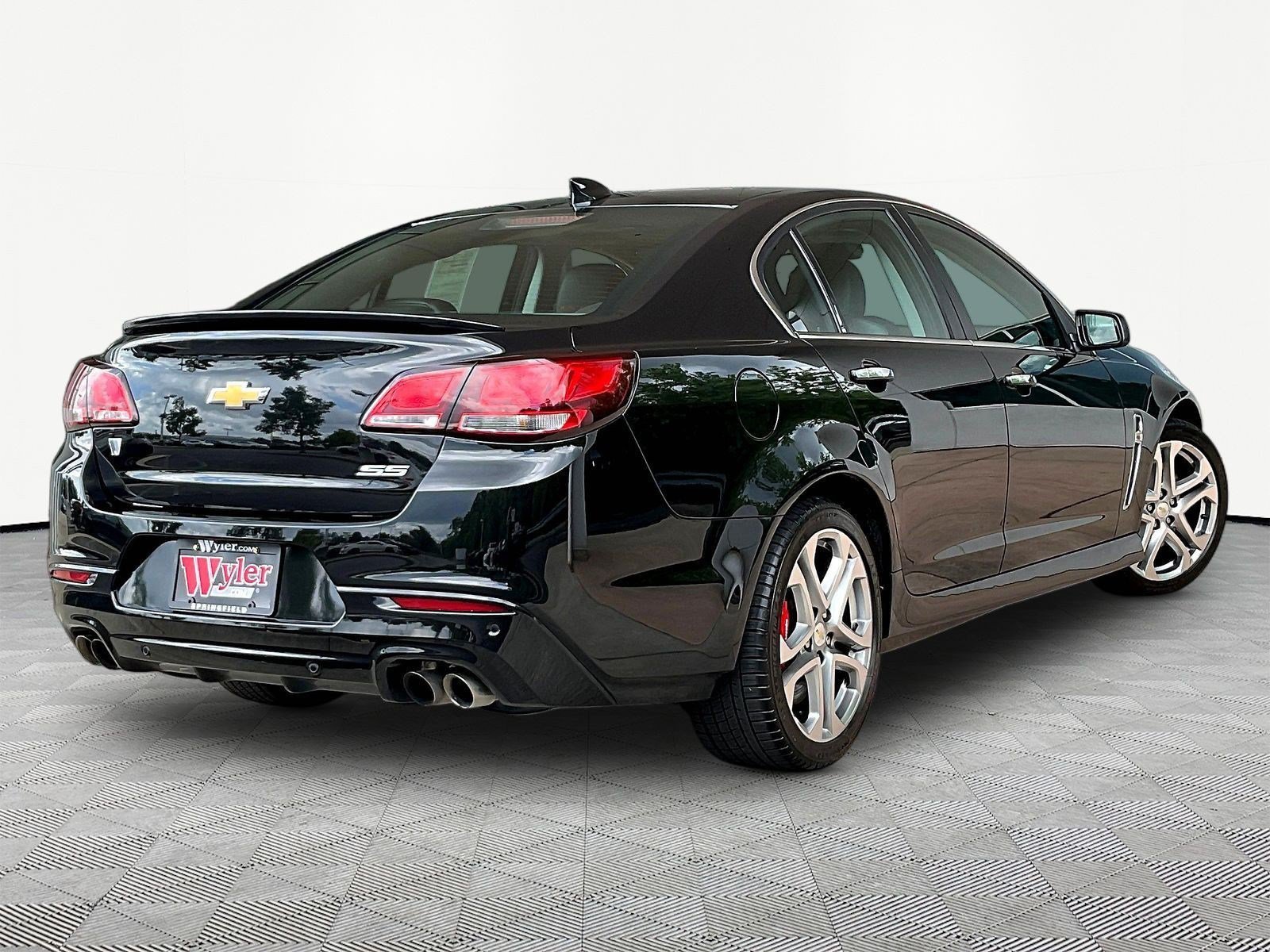 Used 2016 Chevrolet SS RWD image 6