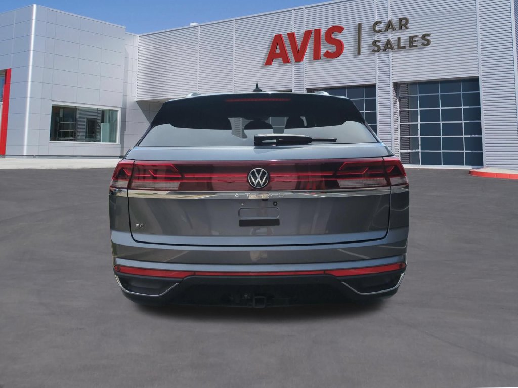 Used 2025 Volkswagen Atlas Cross Sport SE FWD image 6
