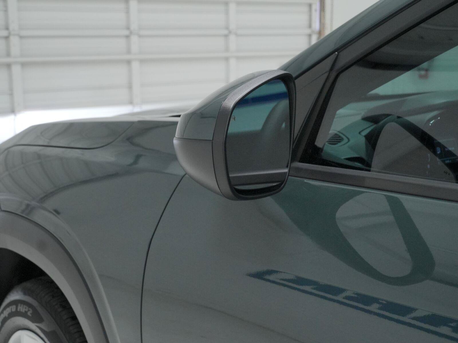 Used 2025 Chevrolet Trax LS w/ LS Convenience Package FWD image 25