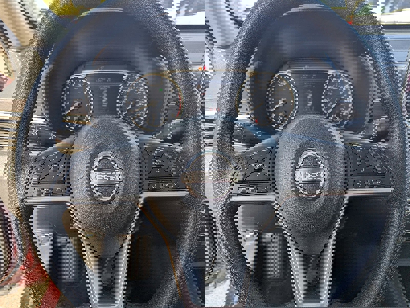 Used 2024 Nissan Altima 2.5 SV image 25