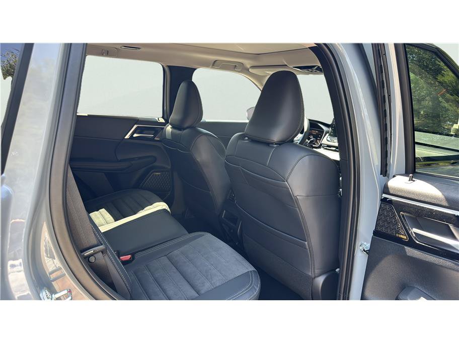New 2026 Mitsubishi Outlander SE AWD/4WD image 15
