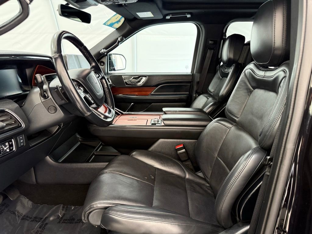 Used 2024 Lincoln Navigator Reserve image 14