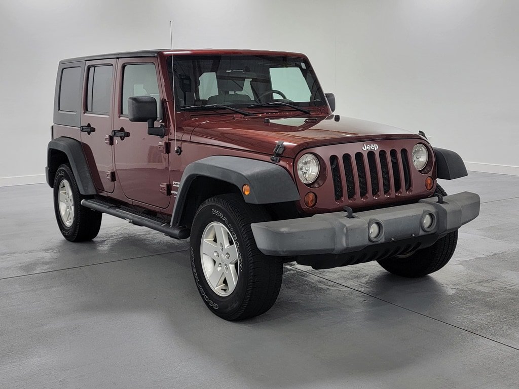 Used 2010 Jeep Wrangler Unlimited Sport AWD/4WD image 2