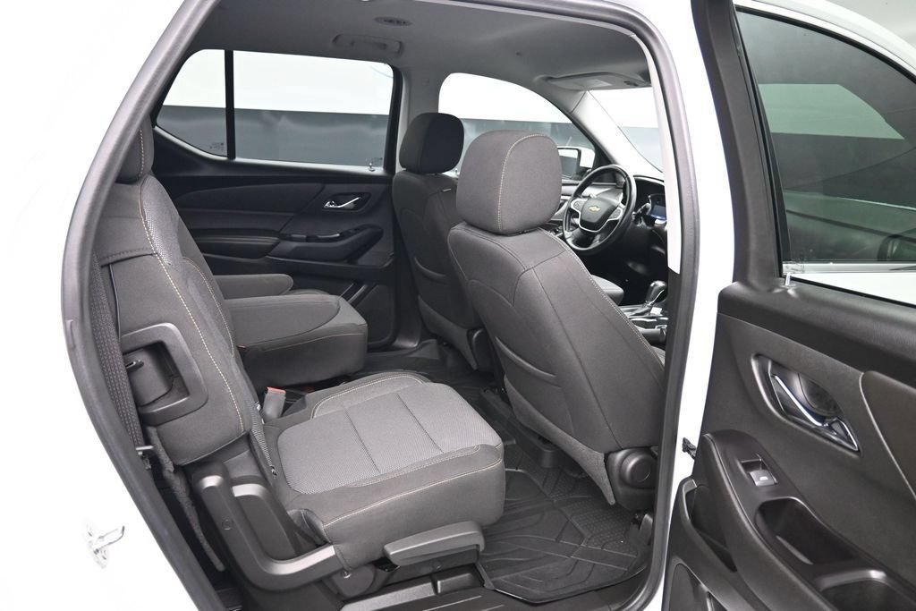 Used 2020 Chevrolet Traverse LT FWD image 13