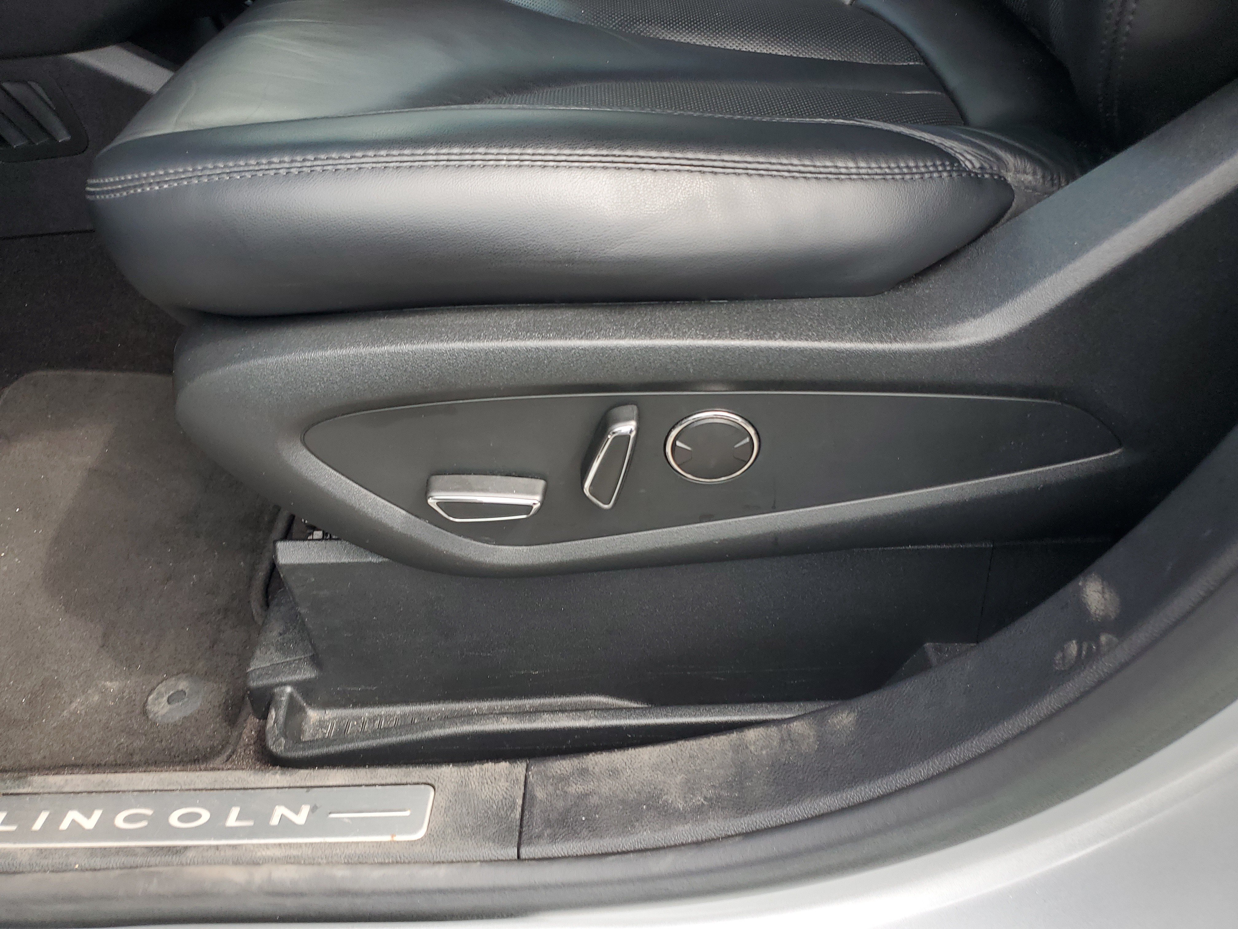 Certified 2019 Lincoln Nautilus Select FWD image 14