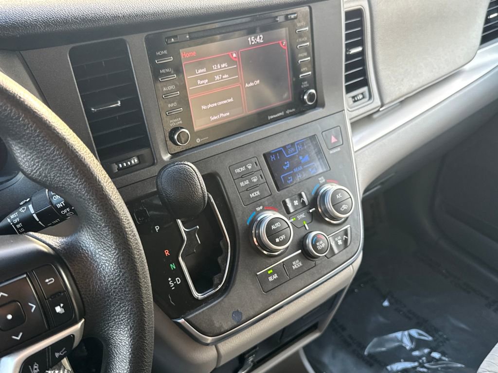 Used 2018 Toyota Sienna LE image 22