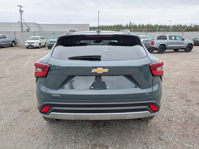 Used 2025 Chevrolet Trax LT w/ LT Convenience Package image 7