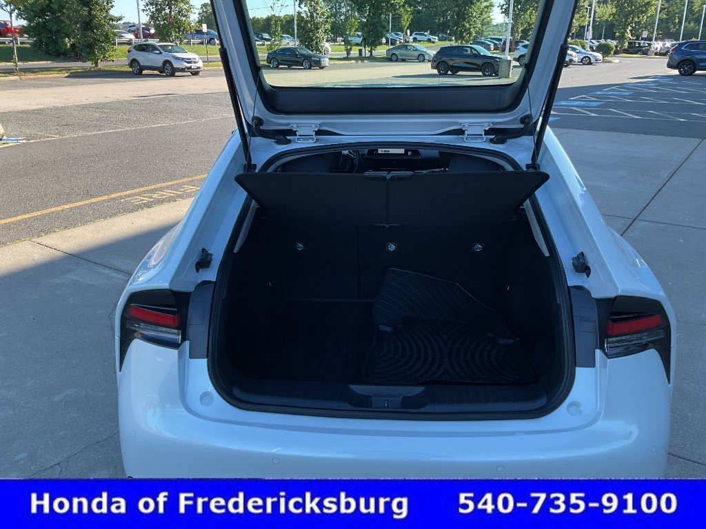 Used 2026 Toyota Prius LE FWD image 19