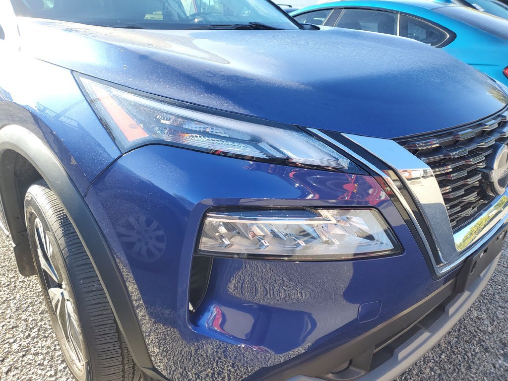 Certified 2023 Nissan Rogue SV AWD/4WD image 3