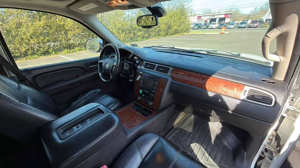 Used 2007 Chevrolet Tahoe LTZ w/ LTZ Preferred Equipment Group image 35
