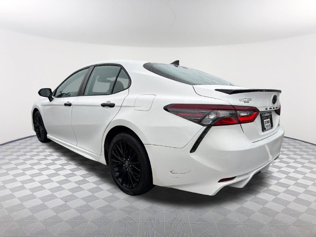 Used 2022 Toyota Camry SE w/ Carpet Mat Package (TMS) FWD image 7