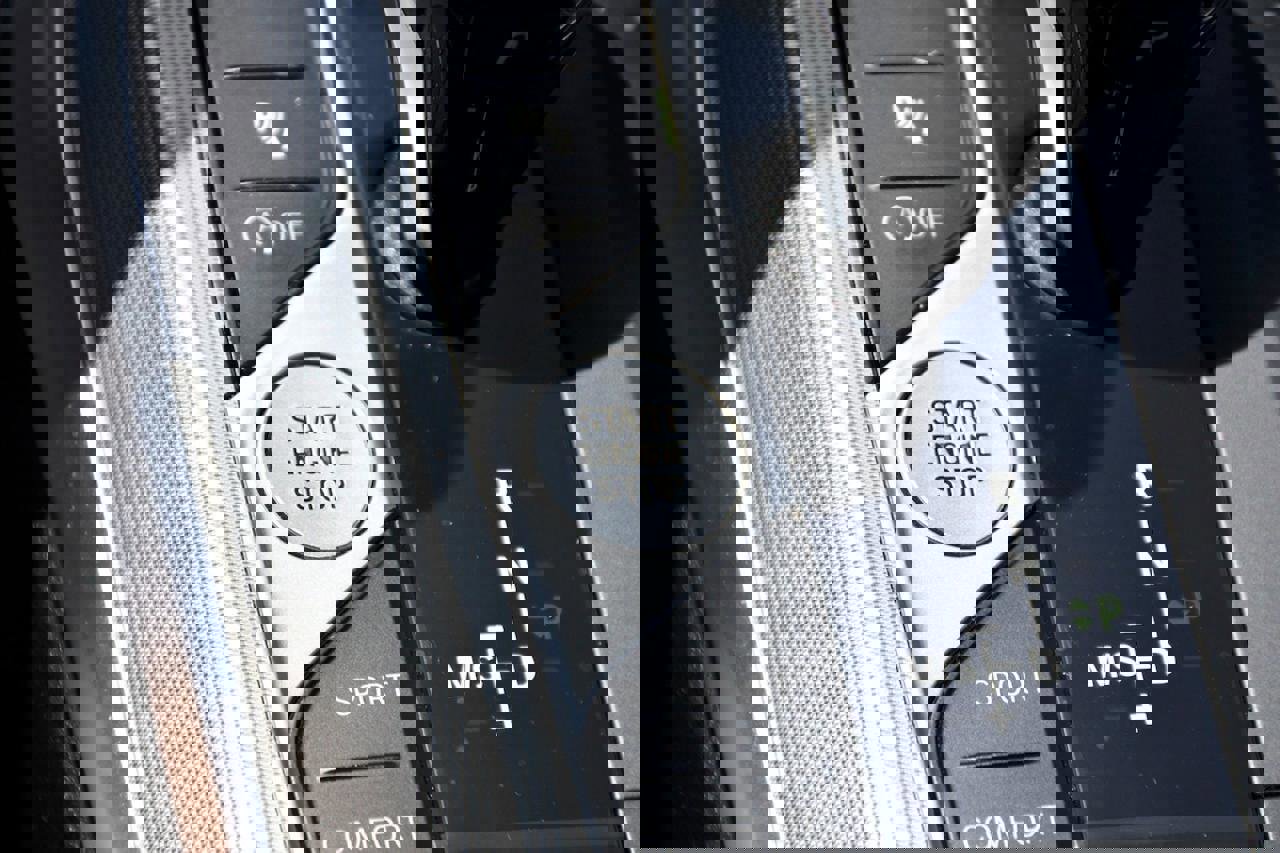 Used 2022 BMW 330i Sedan w/ Premium Package 2 image 28