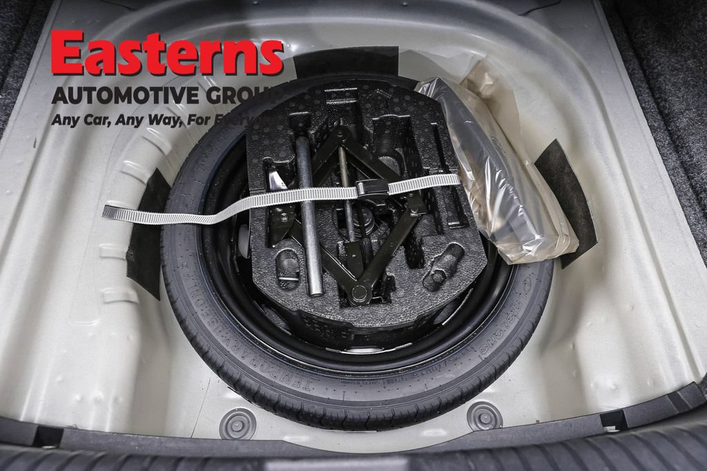 Used 2025 Volkswagen Jetta SE FWD image 21