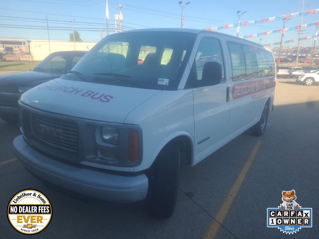 Used 2000 GMC Savana 3500 Extended Passenger w/ Convenience Pkg 1 RWD image 1