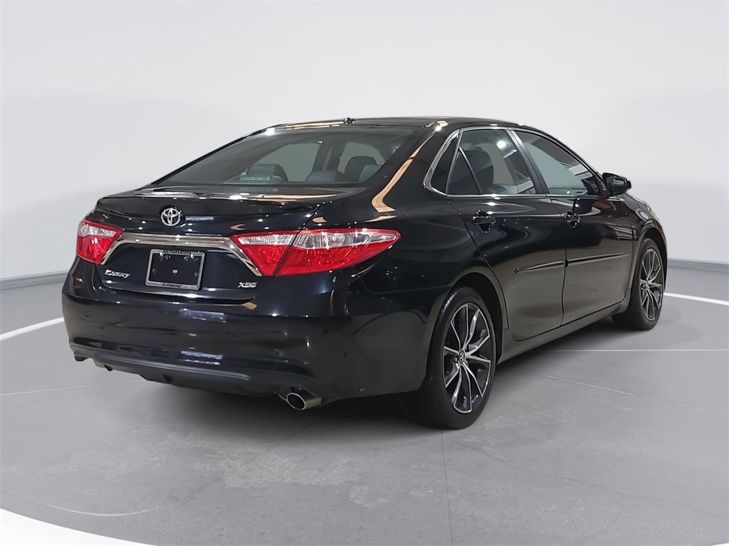 Used 2015 Toyota Camry XSE w/ Moonroof Package image 5