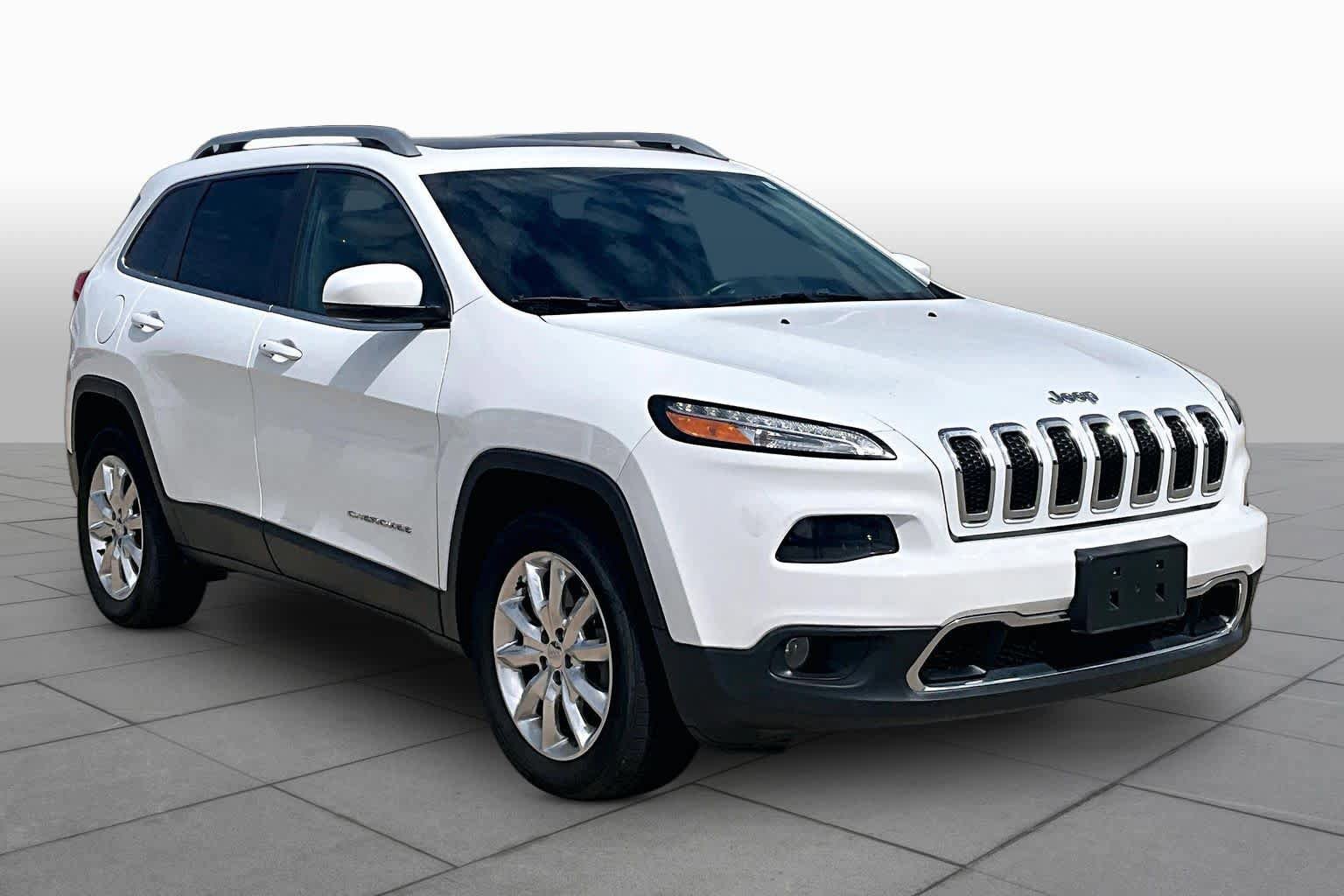 Used 2017 Jeep Cherokee Limited AWD/4WD image 4