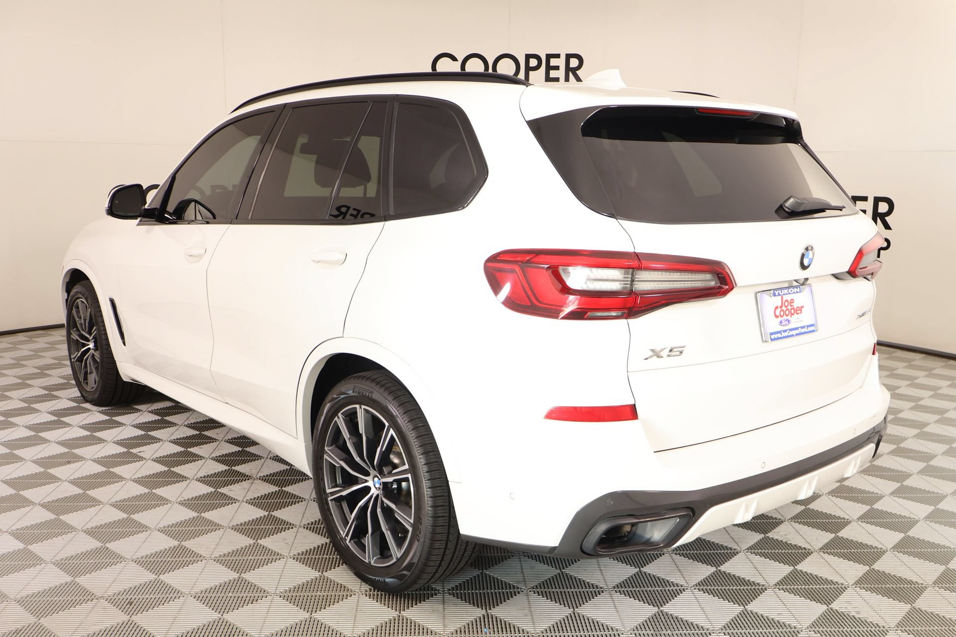 Used 2019 BMW X5 xDrive40i w/ M Sport Package AWD/4WD image 25