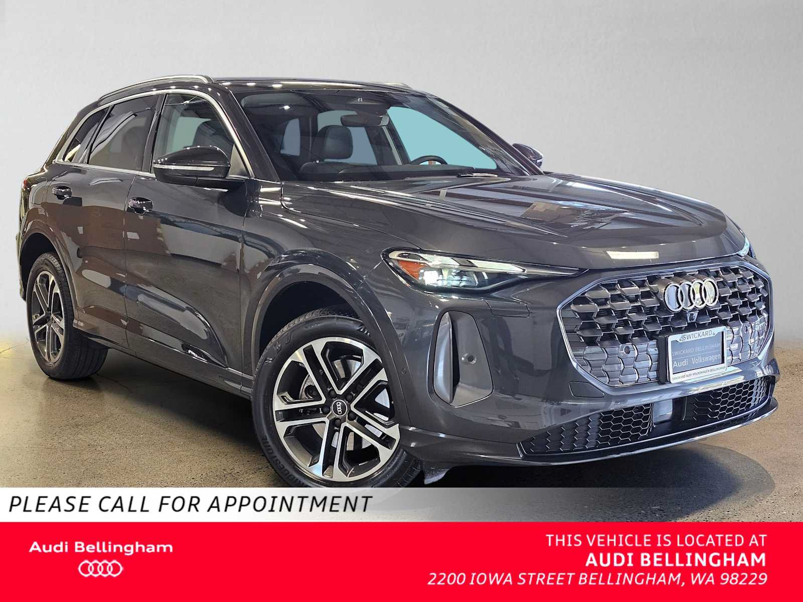 Used 2025 Audi Q5 Premium w/ Convenience Package