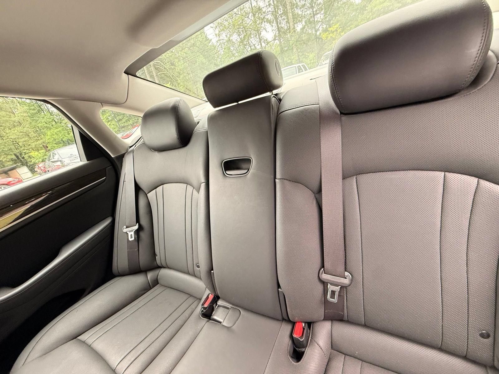Used 2015 Hyundai Genesis 3.8 RWD image 28