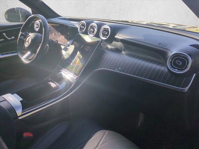 Used 2025 Mercedes-Benz GLC 300 4MATIC image 26