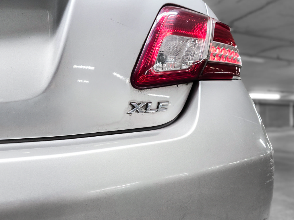 Used 2011 Toyota Camry XLE w/ XLE Extra-Value Pkg #2 FWD image 12
