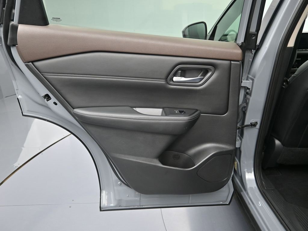 Used 2022 Nissan Rogue SL image 23