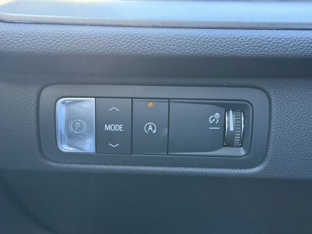 New 2026 Chevrolet Traverse LT w/ Sun and Wheel Package FWD image 33