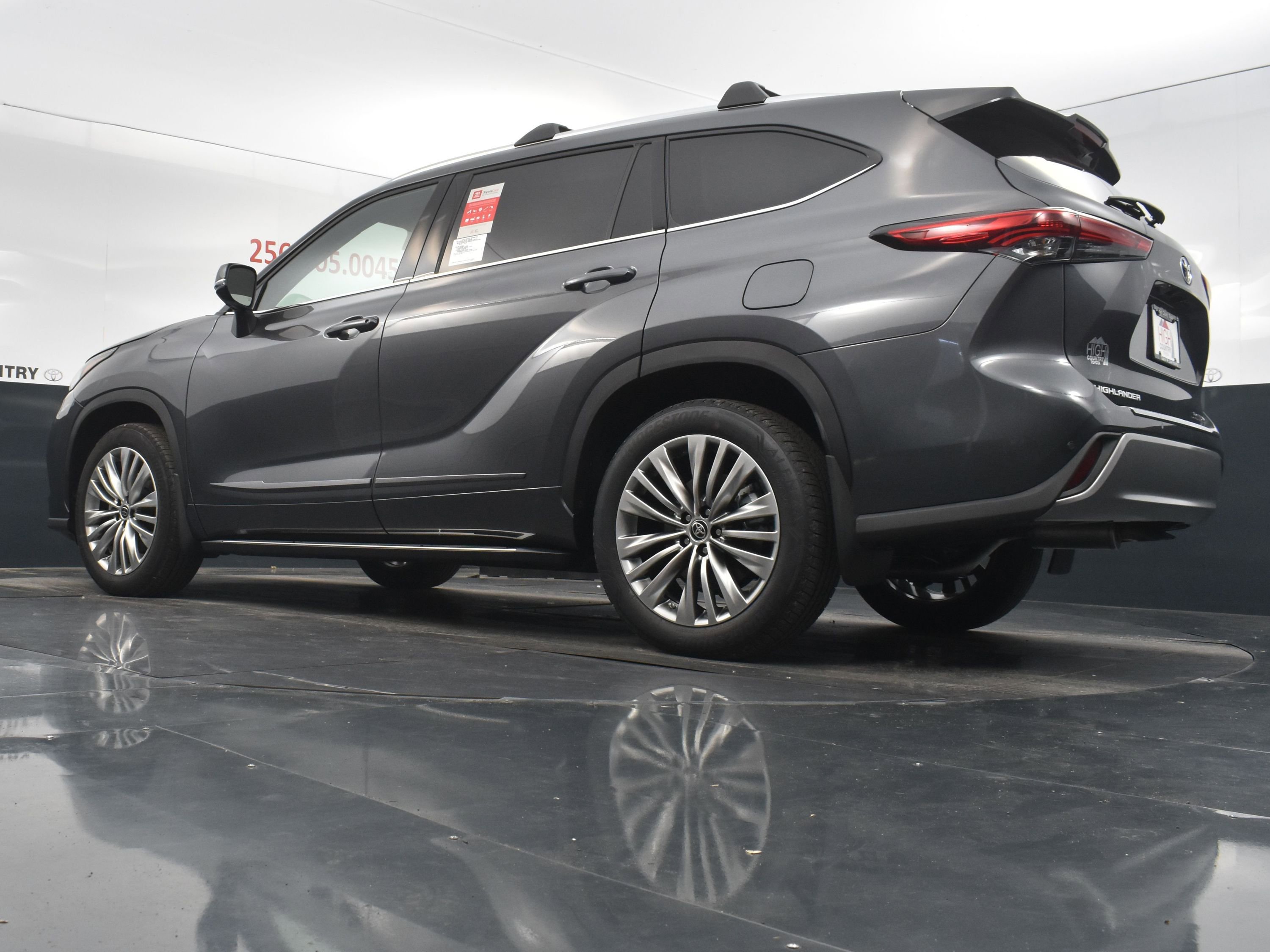 Used 2022 Toyota Highlander Platinum image 42