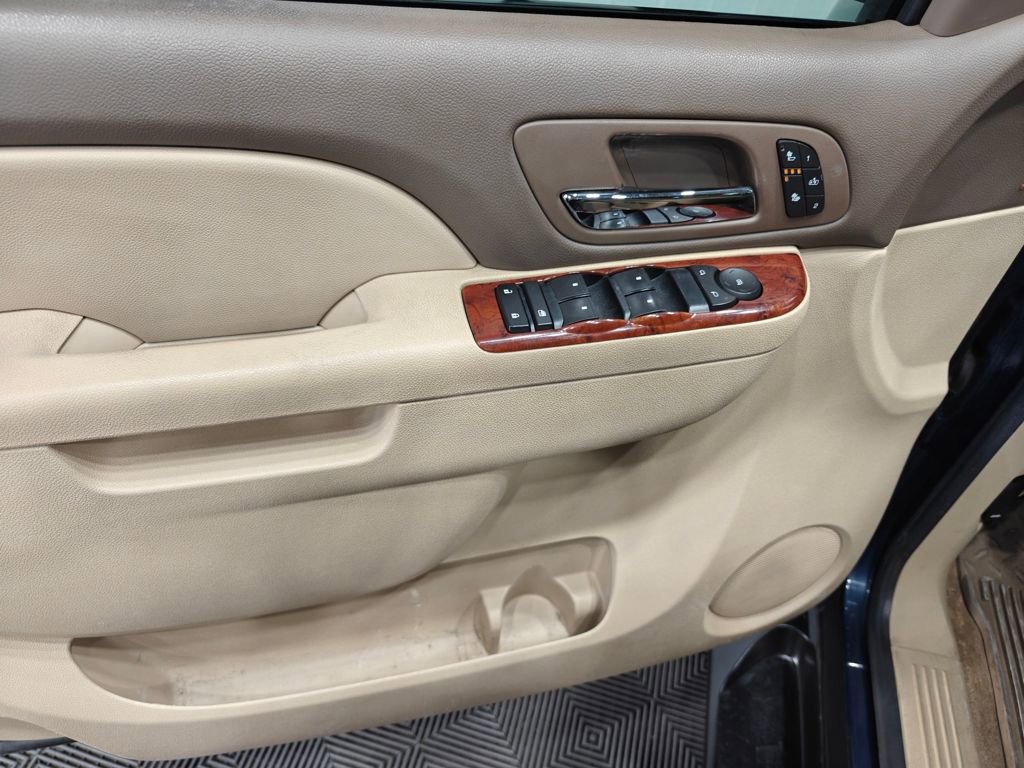 Used 2011 GMC Sierra 3500 SLT w/ SLT Convenience Package AWD/4WD image 41