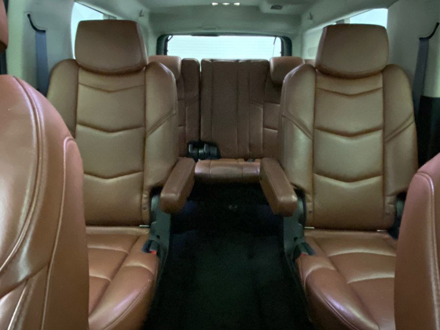 Used 2016 Cadillac Escalade ESV Premium image 40