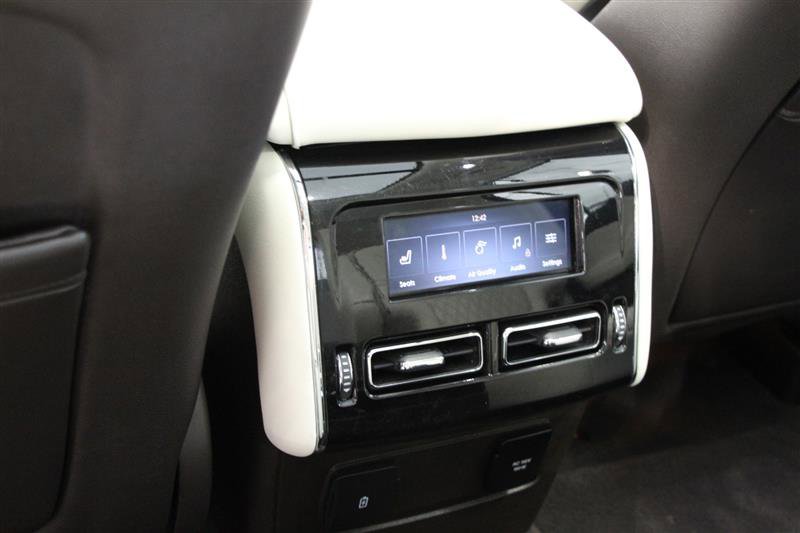 Used 2023 Lincoln Aviator Black Label w/ Class IV Trailer Tow Package image 27