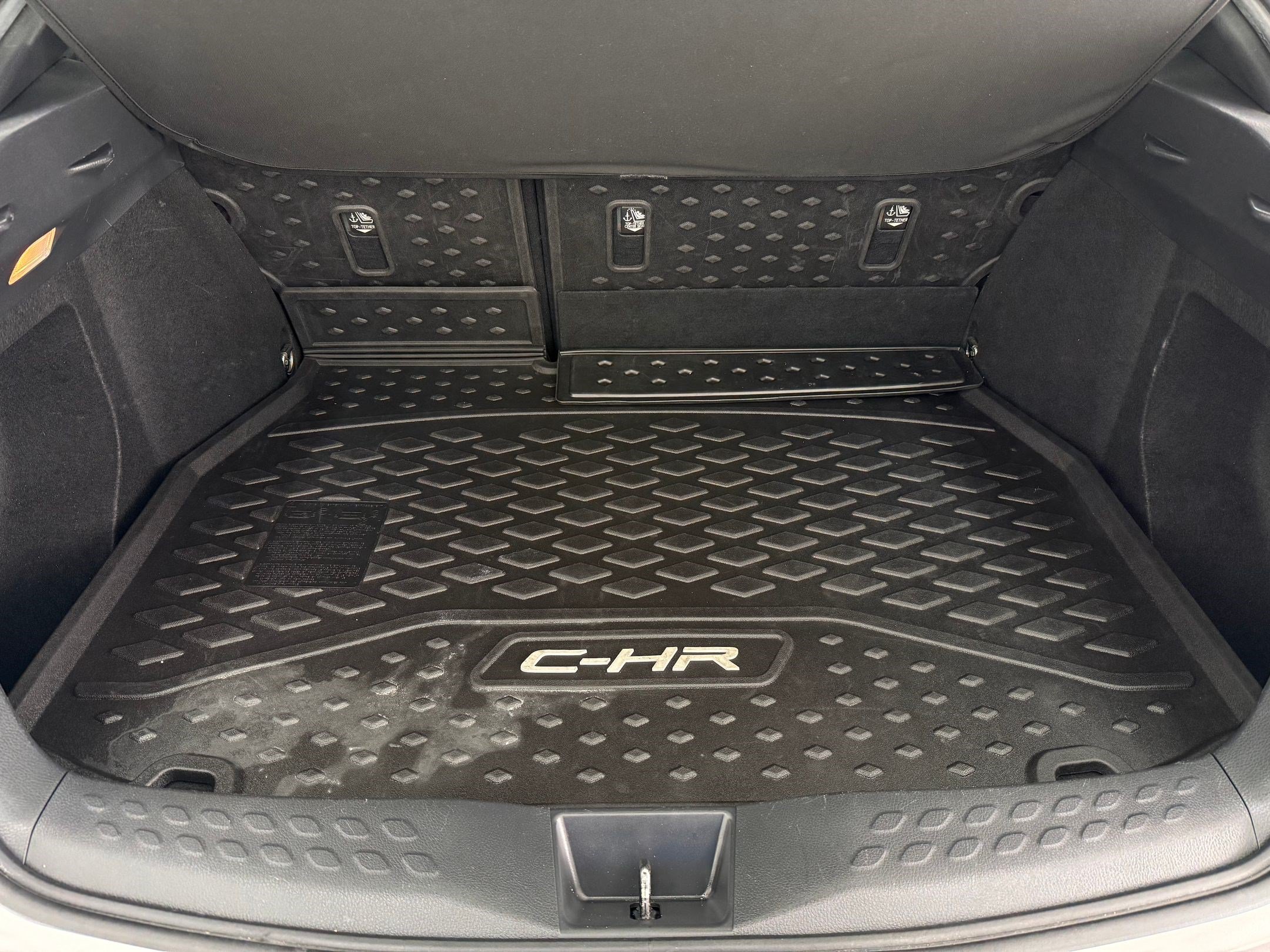 Used 2020 Toyota C-HR XLE FWD image 21
