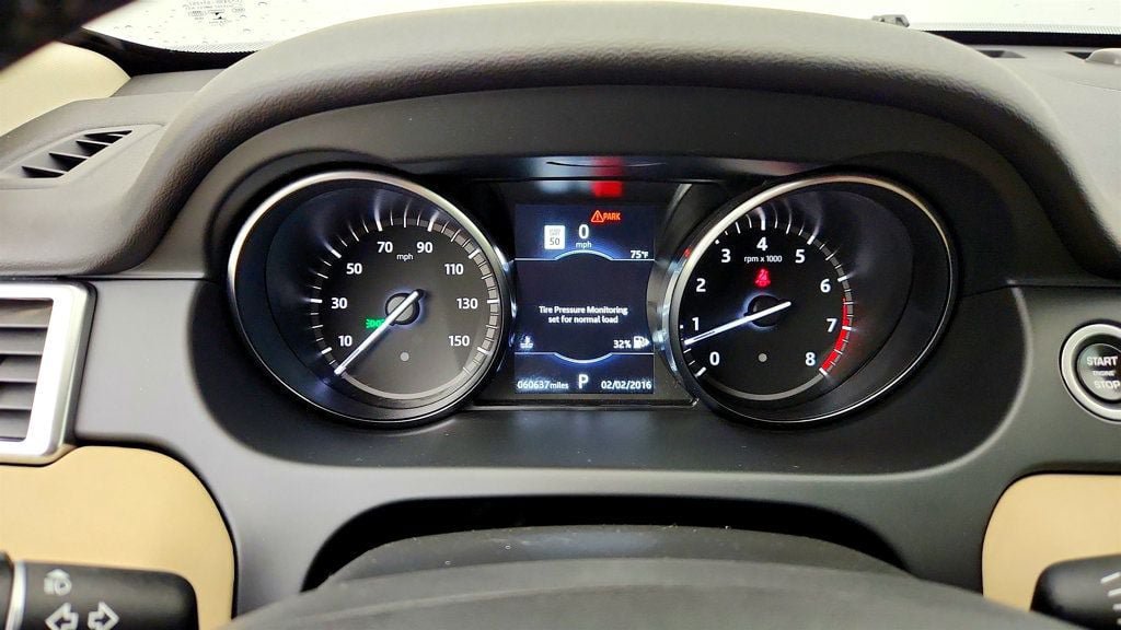 Used 2018 Land Rover Discovery Sport HSE AWD/4WD image 15