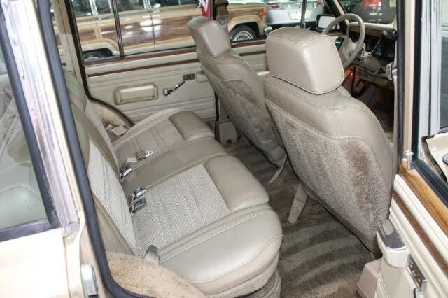 Used 1989 Jeep Grand Wagoneer image 28