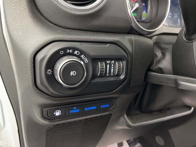 Used 2022 Jeep Wrangler Unlimited Sahara w/ Cold Weather Group image 34