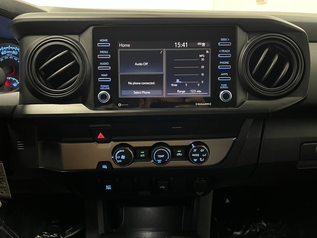 Used 2021 Toyota Tacoma SR RWD image 17
