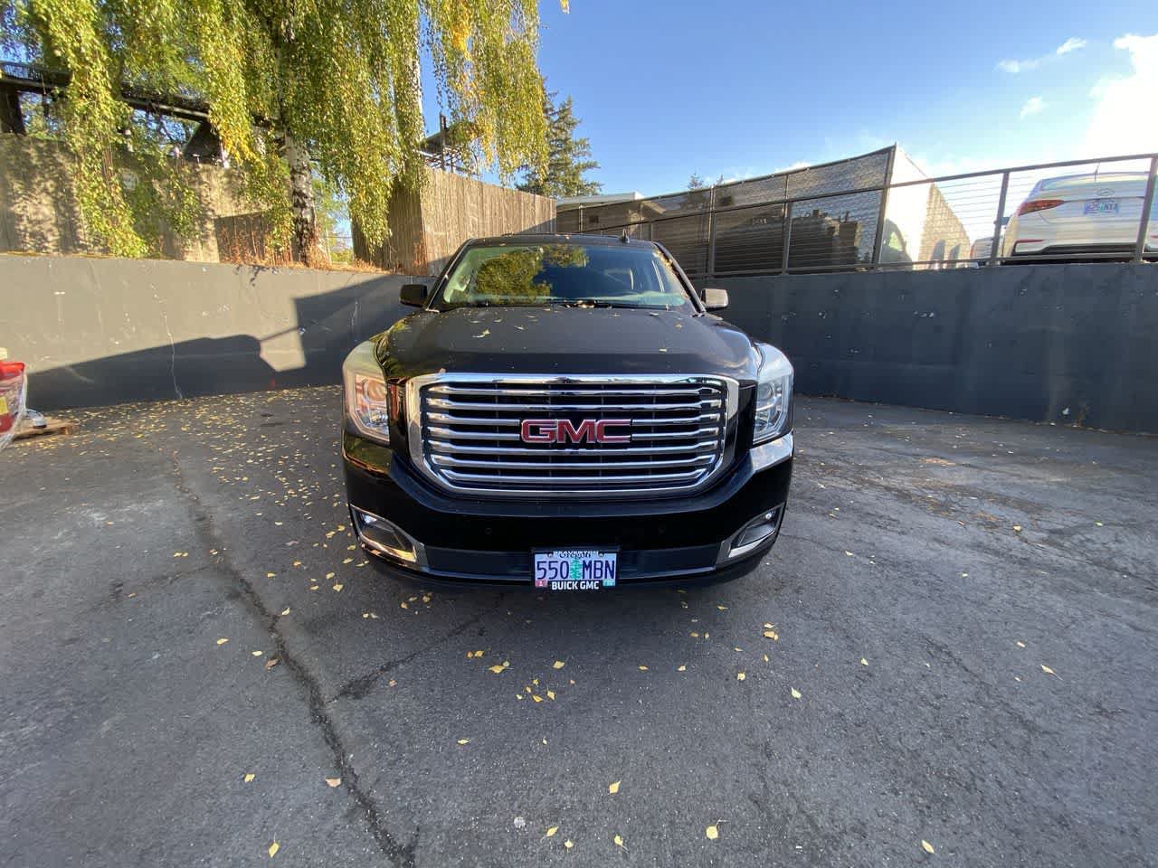 Used 2020 GMC Yukon XL SLT w/ Premium Edition AWD/4WD image 9