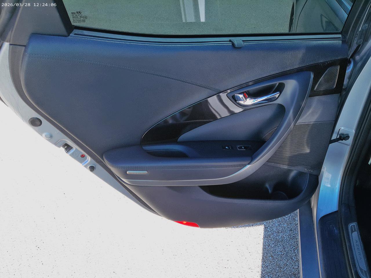Used 2014 Hyundai Azera Limited w/ Option Group 02 image 23