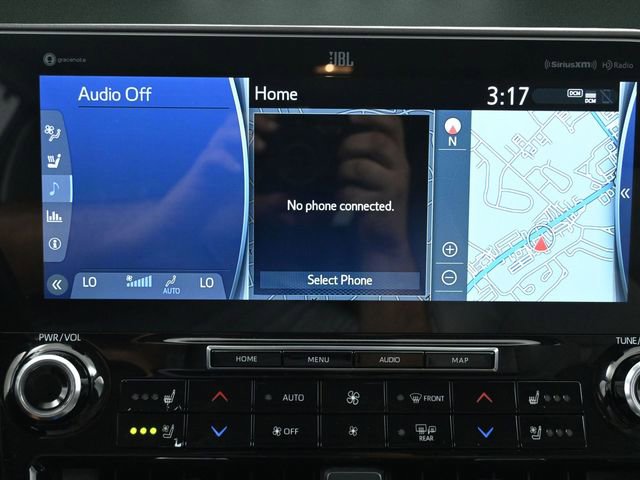 Used 2022 Toyota Highlander Limited image 32