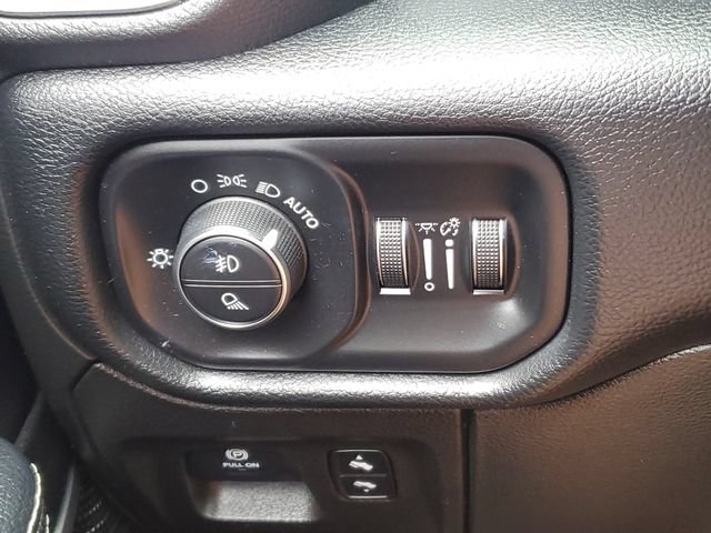 Used 2020 RAM 1500 Laramie RWD image 30