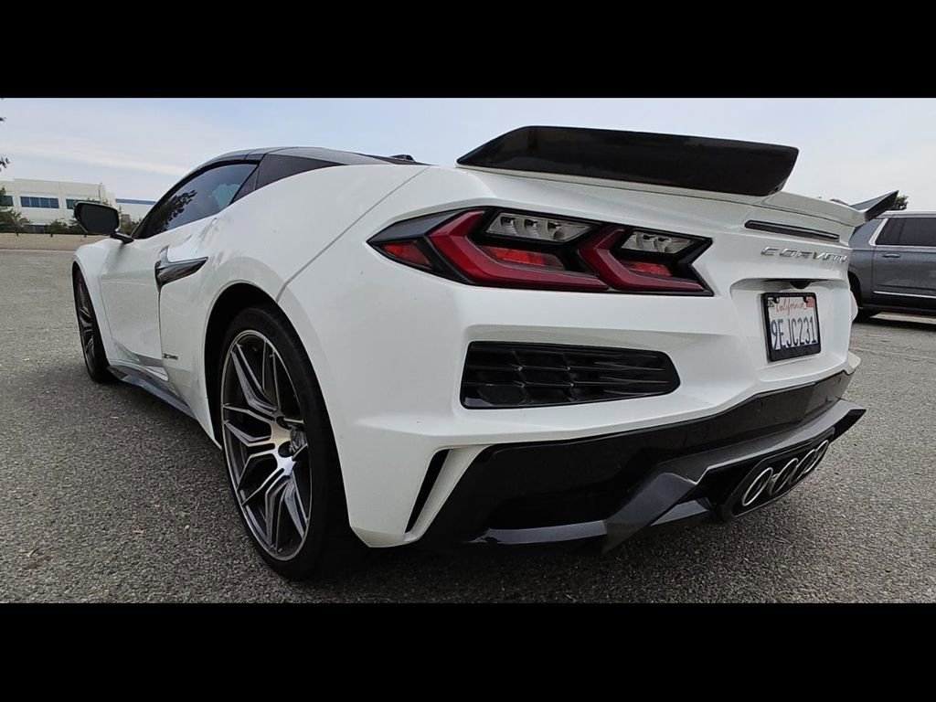 Used 2023 Chevrolet Corvette Z06 w/ Chrome Exterior Badge Package RWD image 8