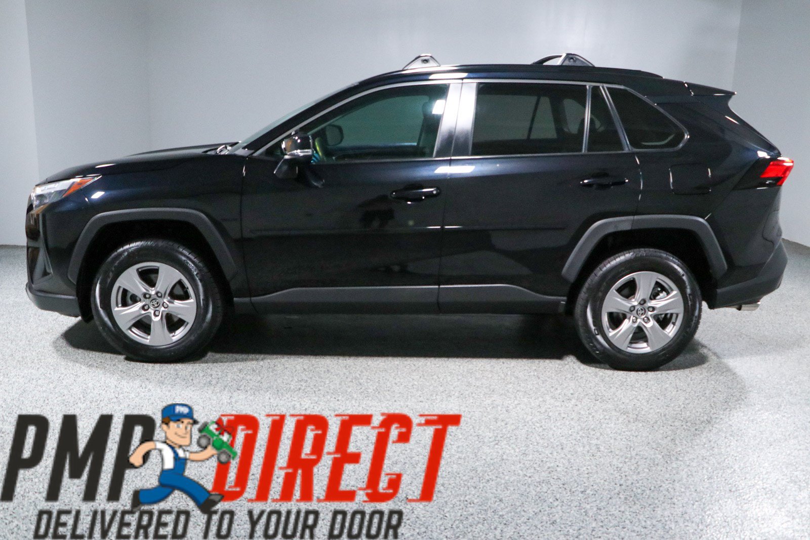 Used 2022 Toyota RAV4 XLE w/ Convenience Package FWD image 10