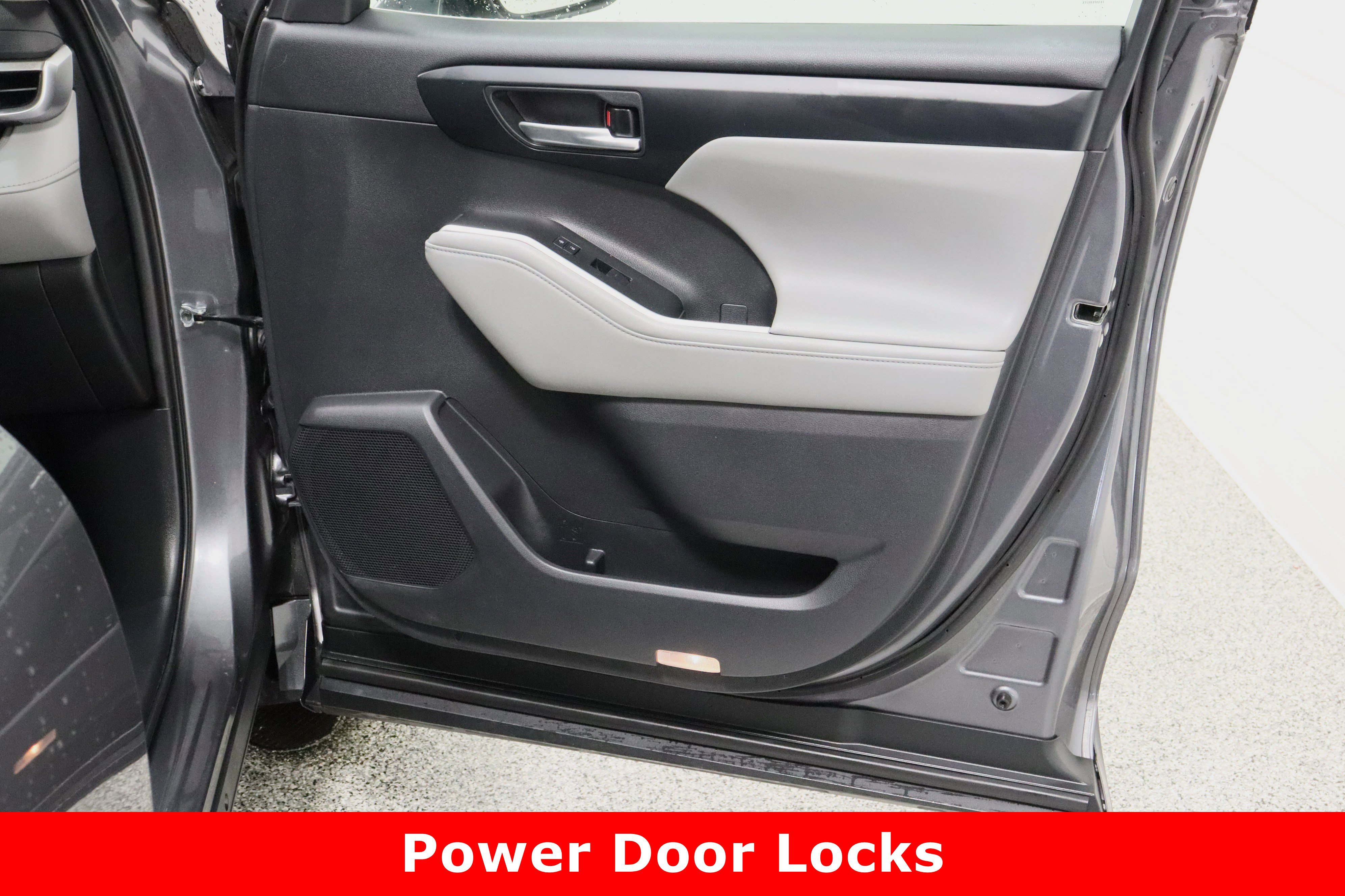 Used 2022 Toyota Highlander XLE image 39