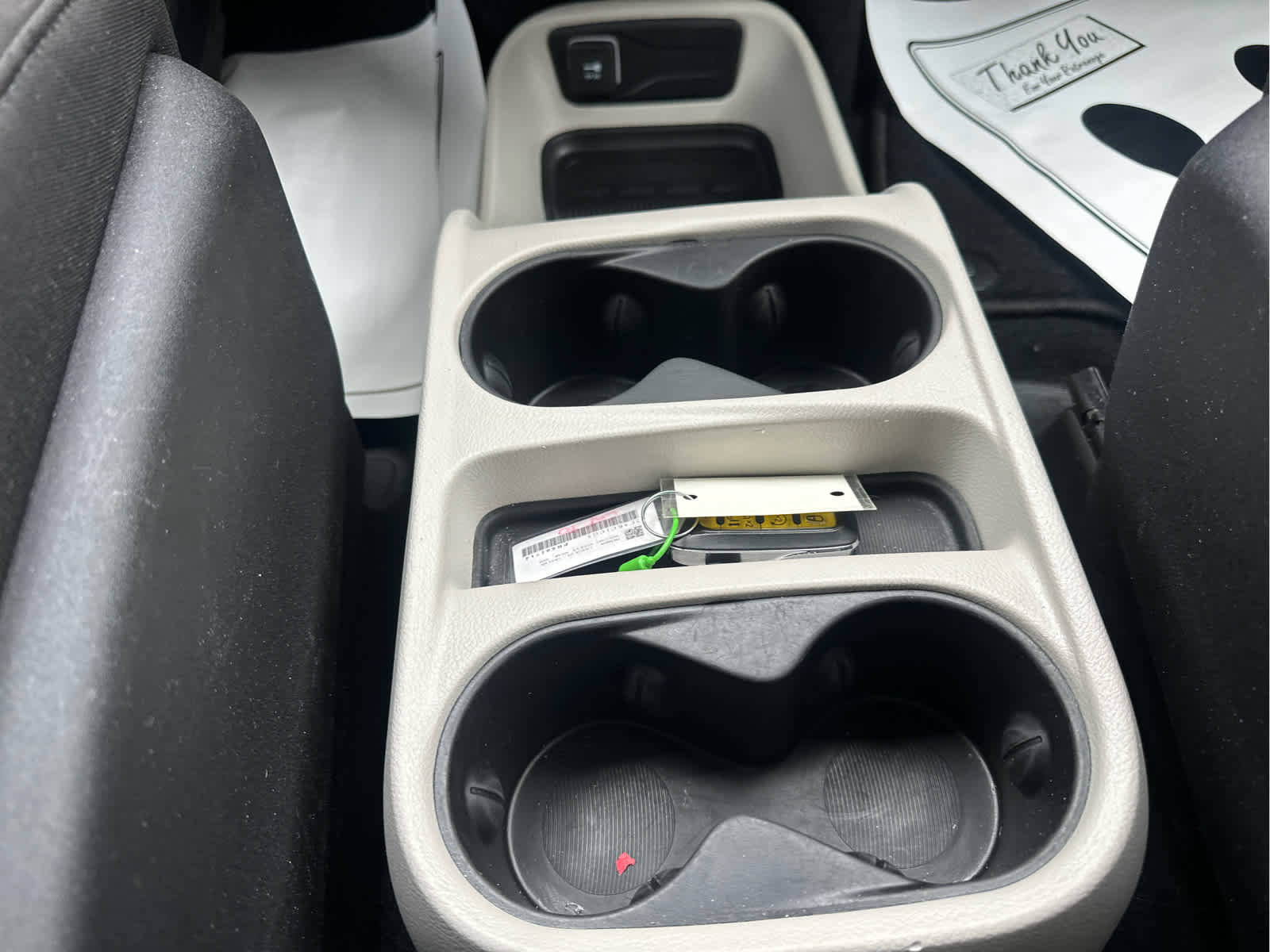 Used 2023 Chrysler Voyager LX image 32