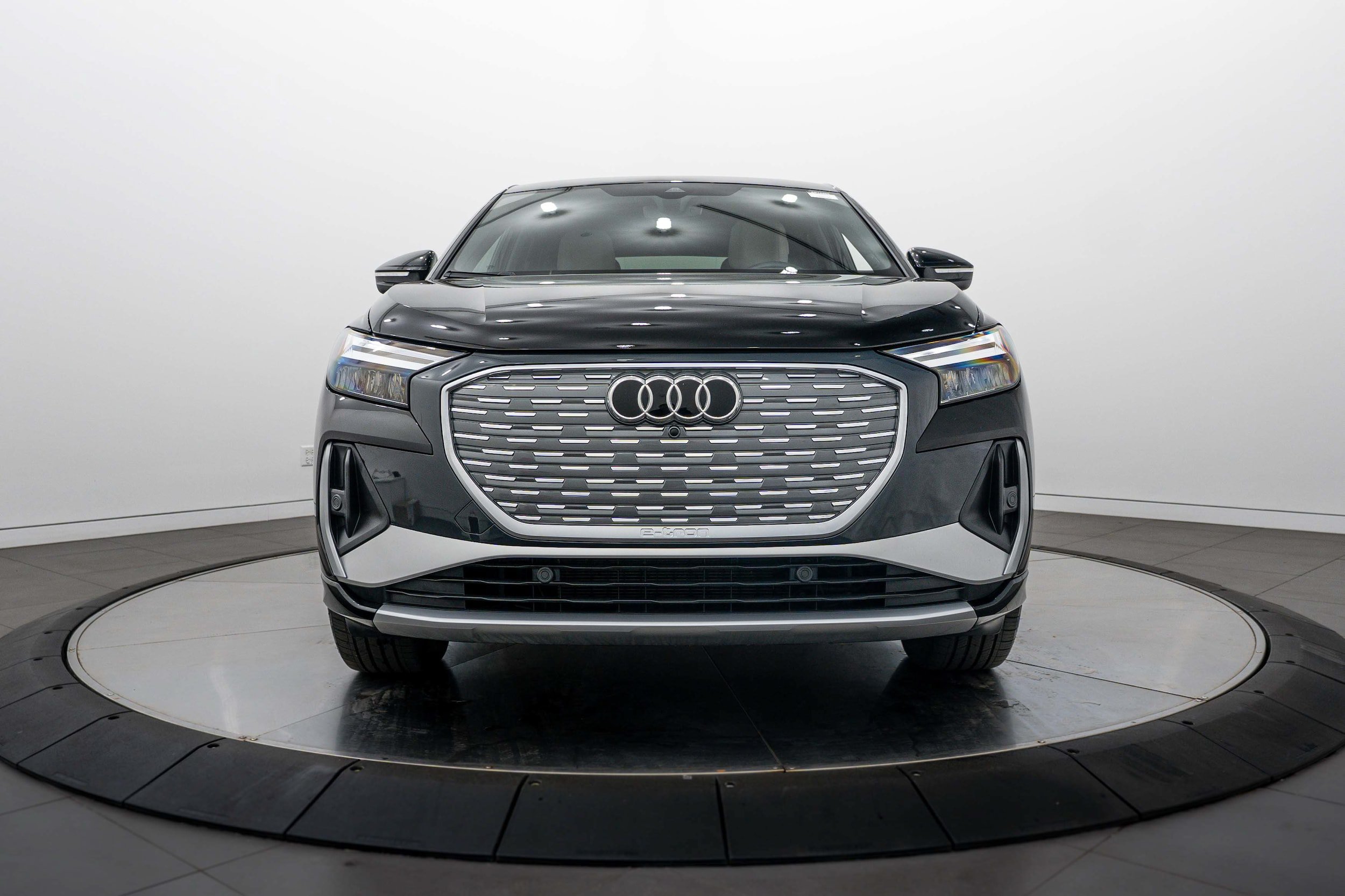 Certified 2023 Audi Q4 e-tron Premium Plus w/ Premium Plus AWD/4WD image 22