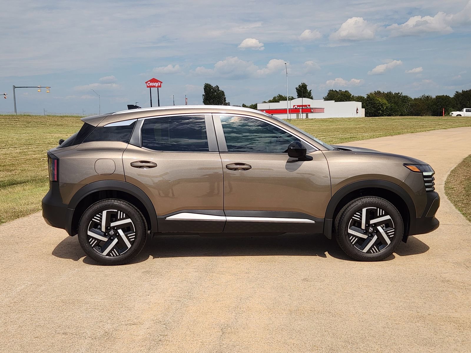 New 2026 Nissan Kicks SV image 7
